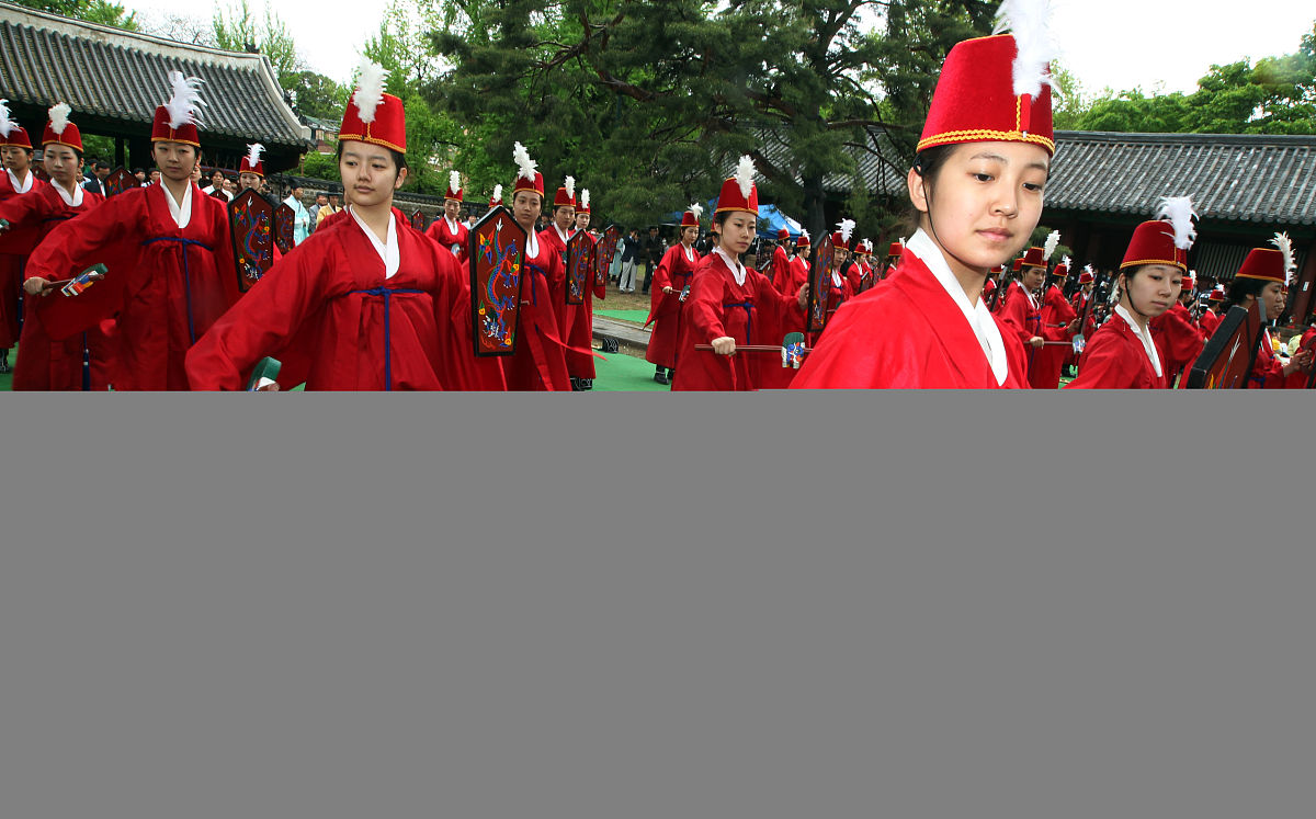 2011年5月11日,韩国成均馆在大成殿举行春季释奠大祭.作为第85号重要