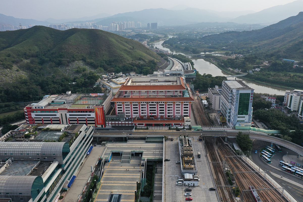 深圳前往香港如何过关