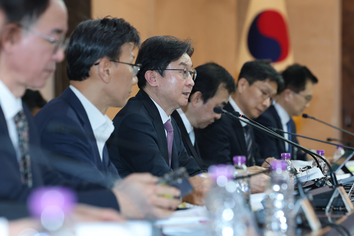 当地时间2026年3月30日,韩国首尔,金融委员会委员长李