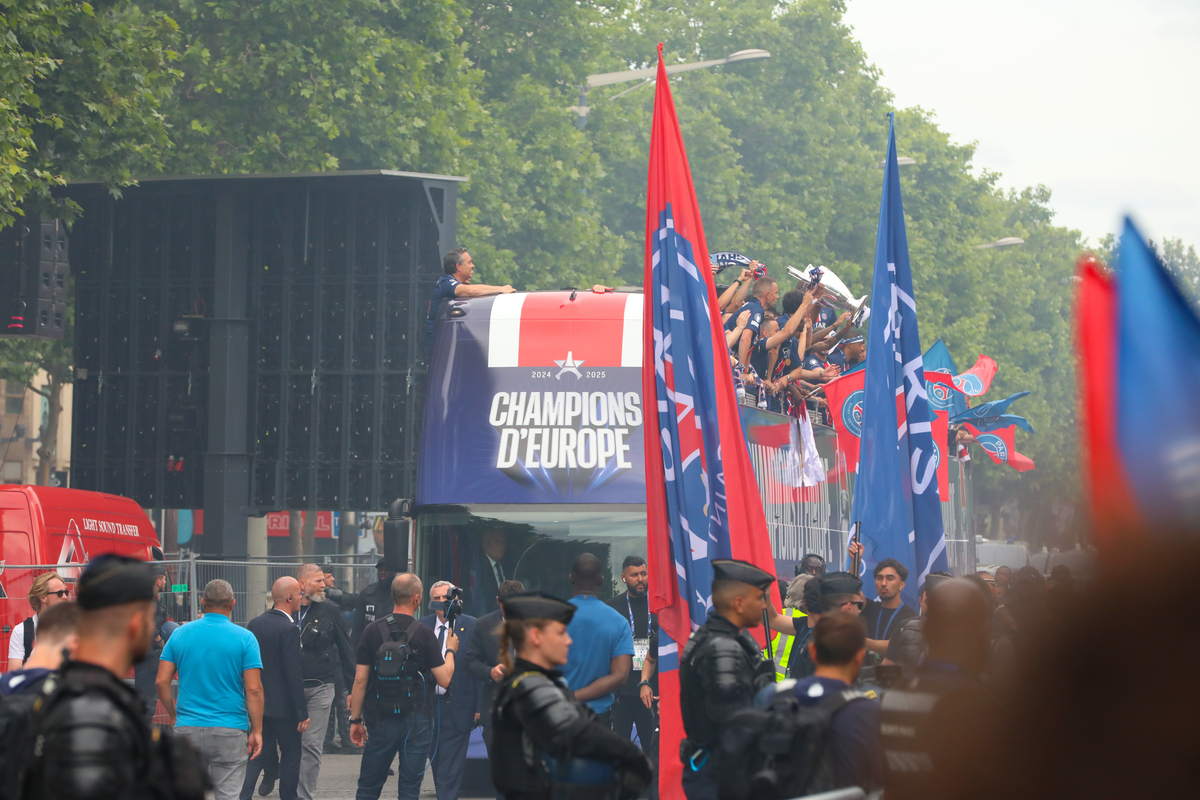 What if France sent 100 soldiers to help Washington