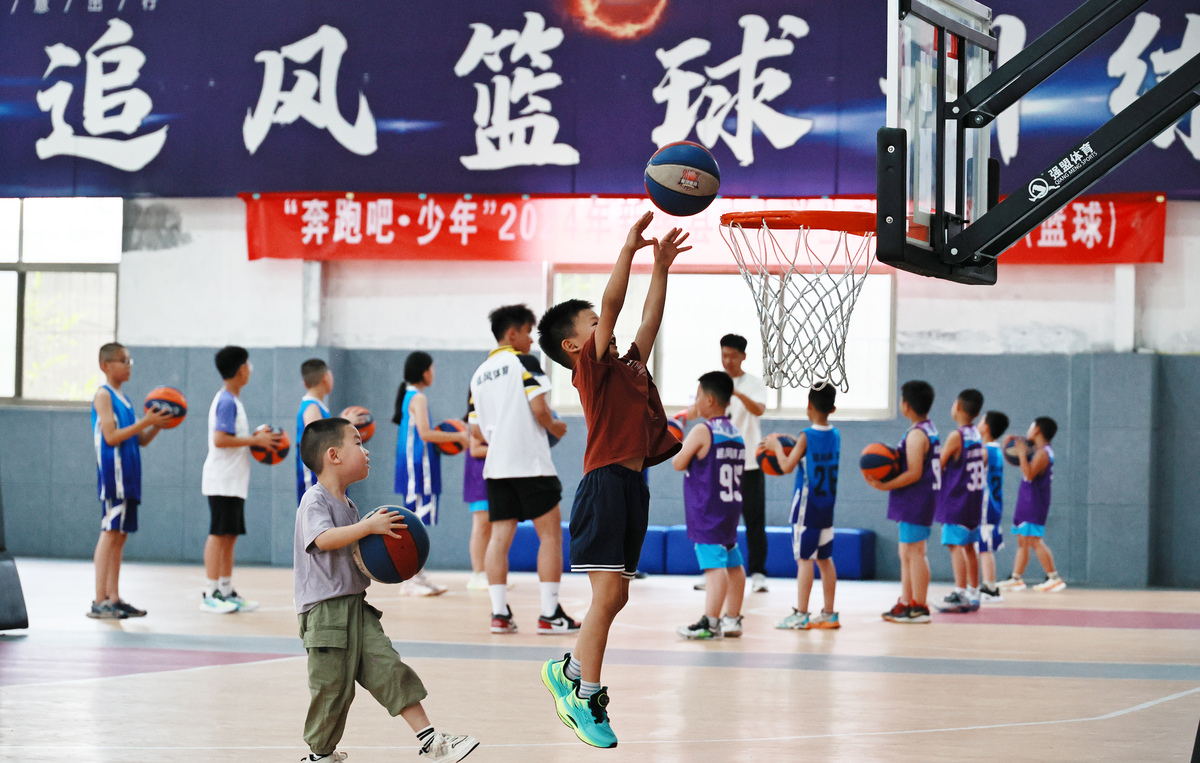 🔥德清体育老师燃情篮球梦，20条微博体评论带你感受三人篮球热潮！🏀