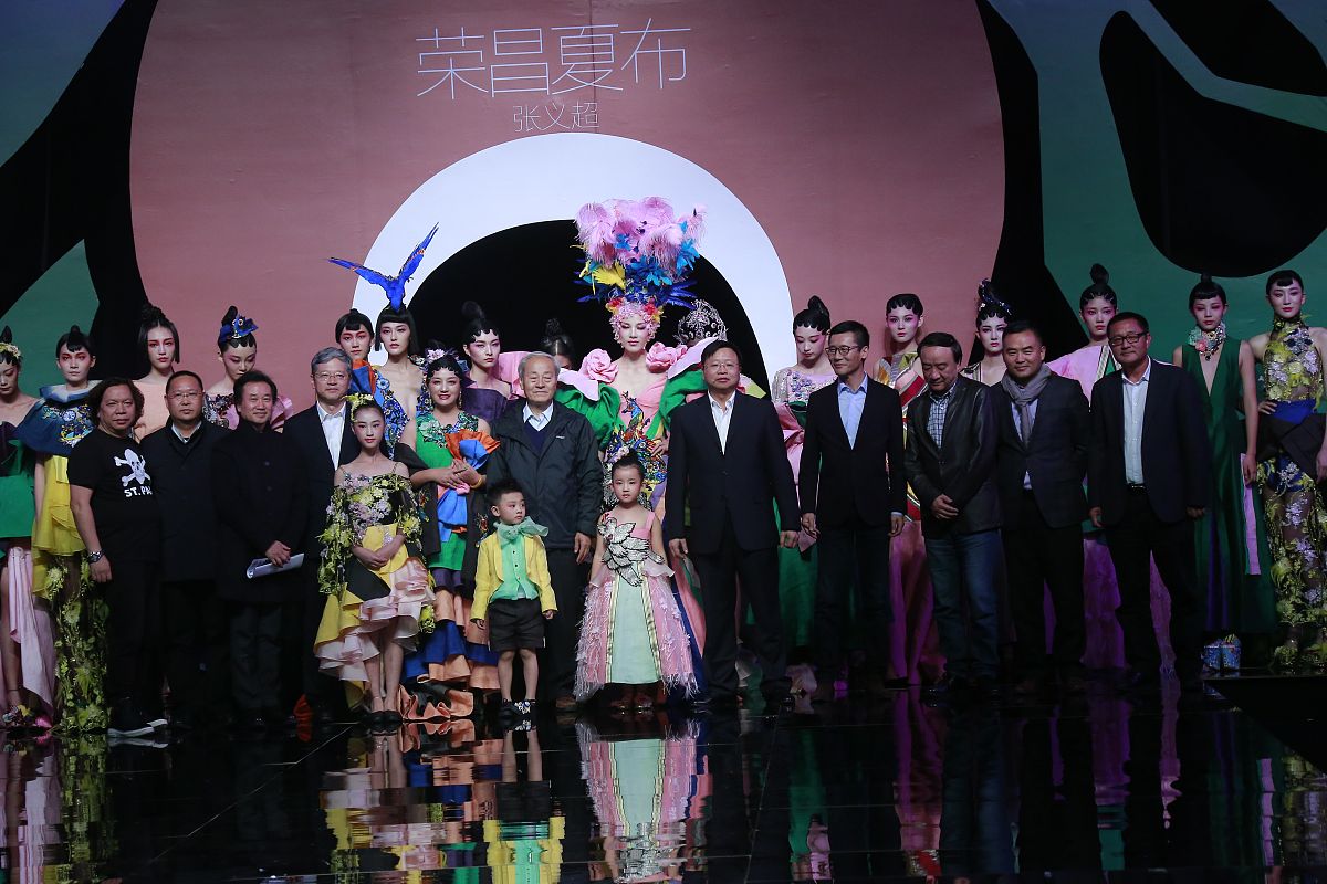 宫音画作价格一览：平尺计算，因素分析