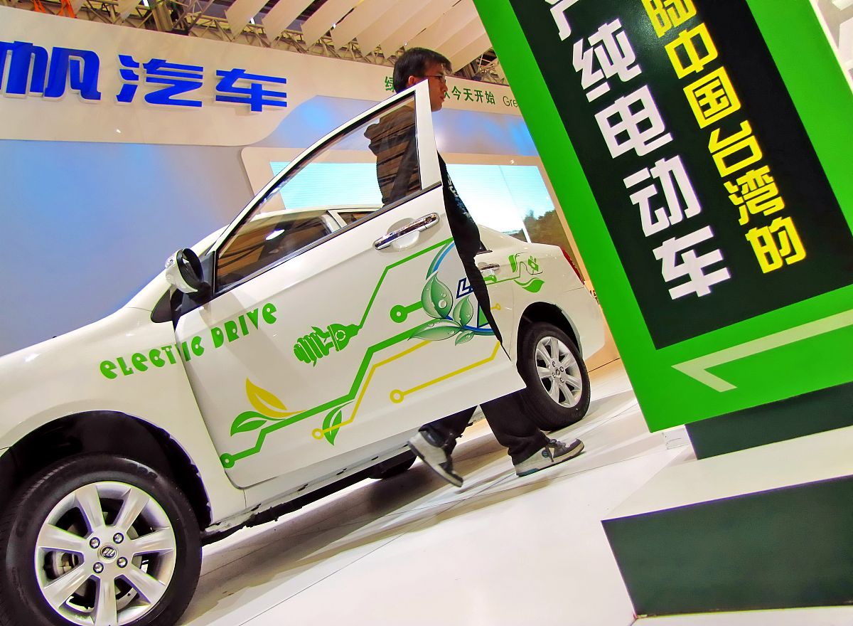 汽车燃油泵课程思政案例：能源、安全、创新