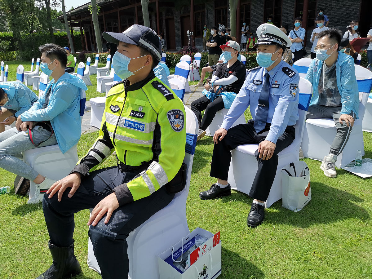 疫情英雄的启示：从抗疫人物身上学到的宝贵经验
