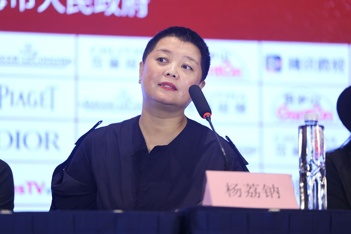 写一段《本草中国》纪录片的观后感我需要你继续扩写