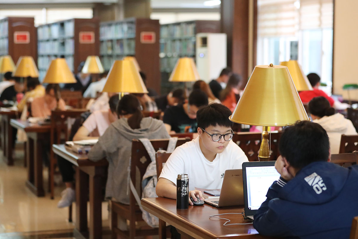 非全日制研究生上课形式有哪些？ - 周末、晚间、弹性、网络教学