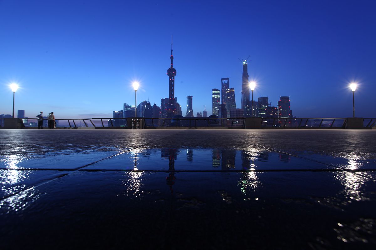 现代化模式的局限性：传统模式的挑战与反思