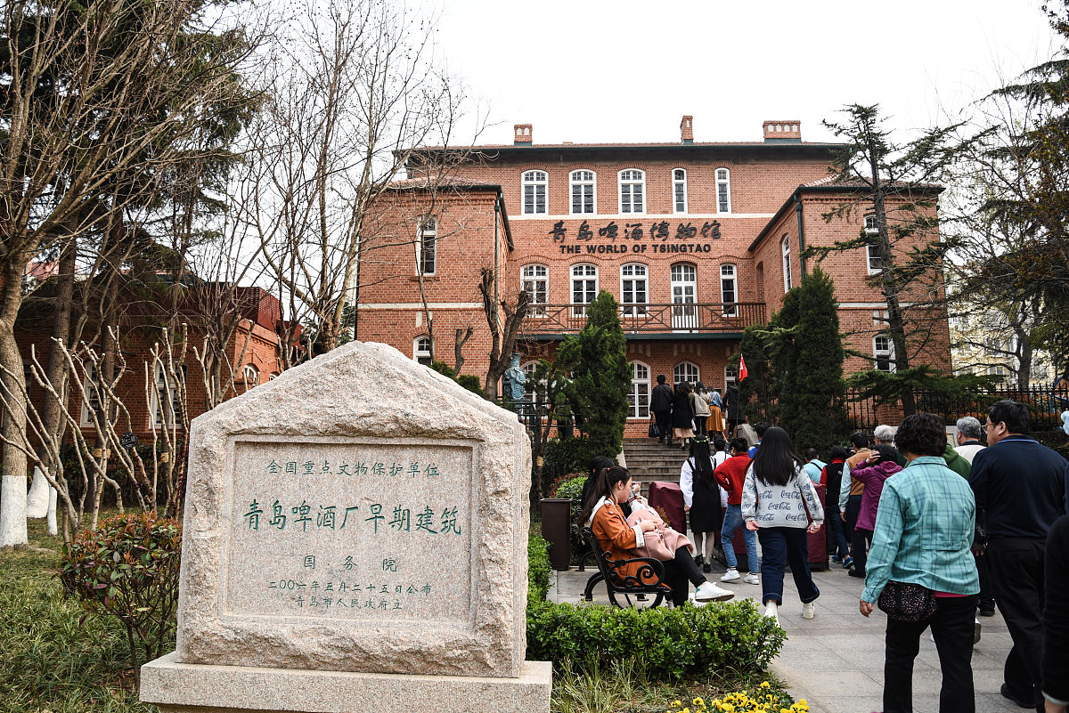 四川育英医科校是公办还是民办