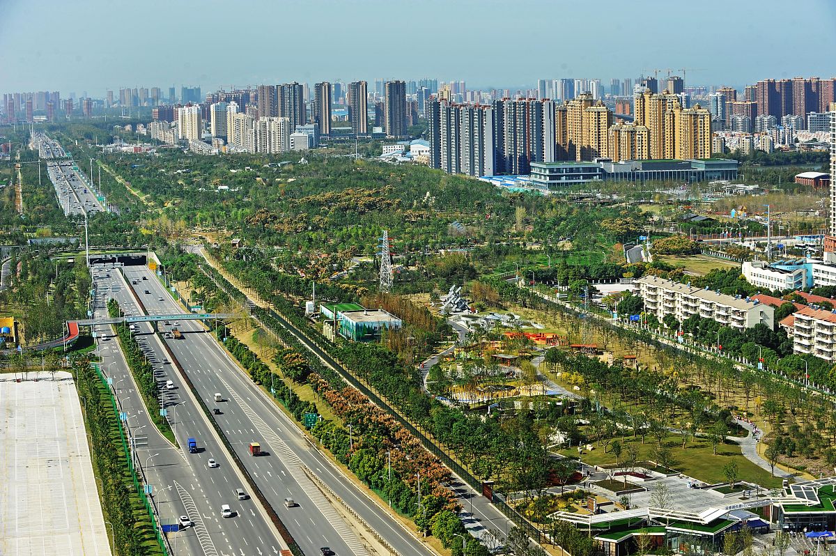 2015年10月27日,武汉市东西湖区,园博园周边楼市住宅.