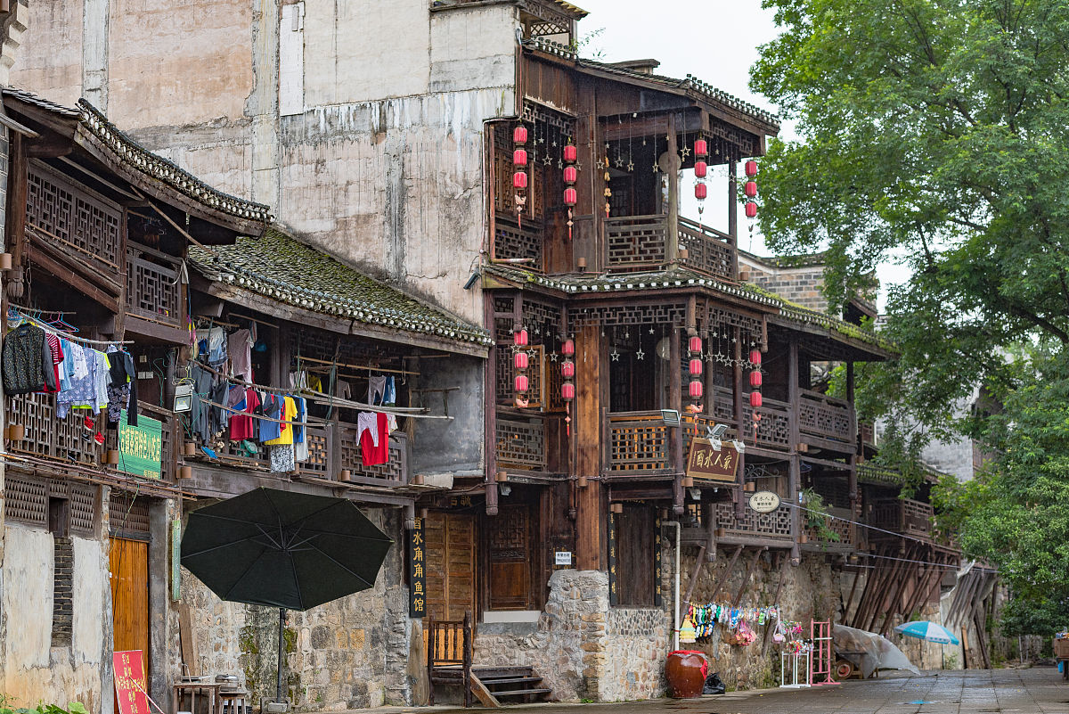 《边城》解读：湘西风情、纯朴爱情与无奈的遗憾