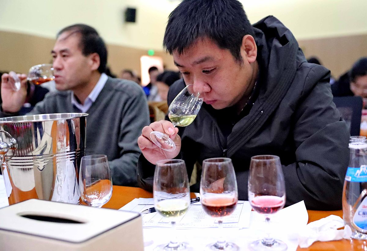 酒桌上被拒绝倒酒，如何优雅应对？