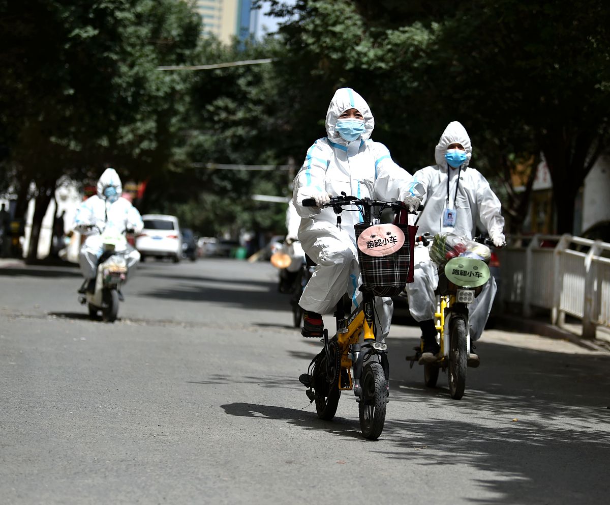  (下载请务必署名:新疆日报 周鹏, 谢谢) 2020年8月3日,乌鲁木齐,天山