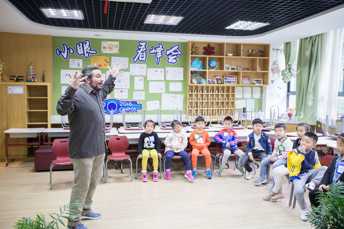 贵阳幼师学校解析如何培养男幼师，助力多元化教育