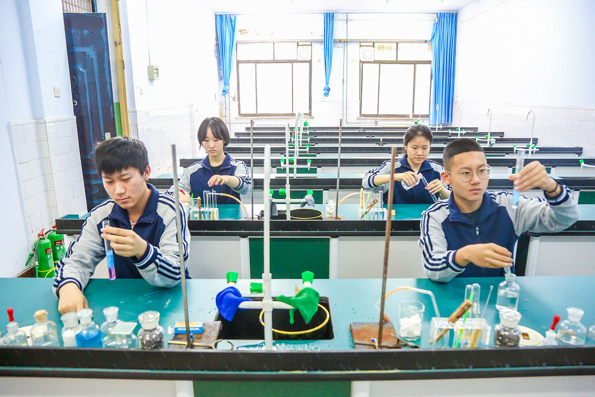 向学长请教实验室安全和无机化学比赛技巧 - 如何留下好印象