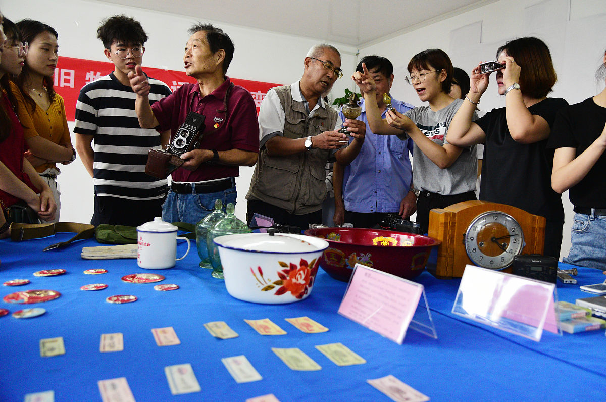 社团嘉年华狂欢盛典 - 轰趴馆带你嗨翻天！