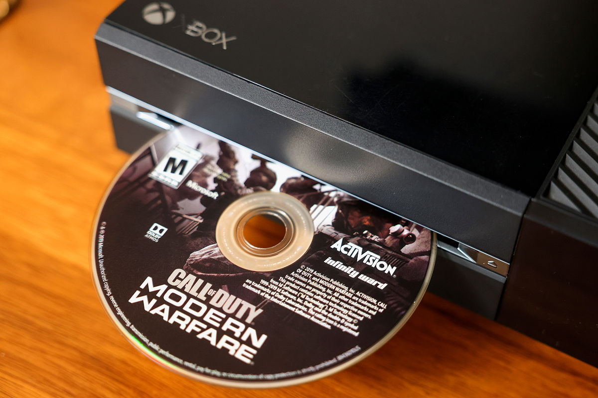 使命召唤1：经典二战FPS游戏，重温历史战场