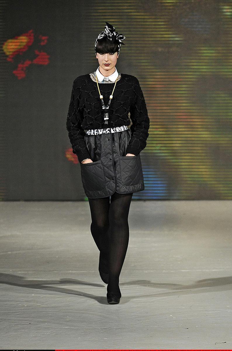 2012年3月3日,巴黎,2012巴黎时装周(秋冬):andrea crews 品牌秀场. 【