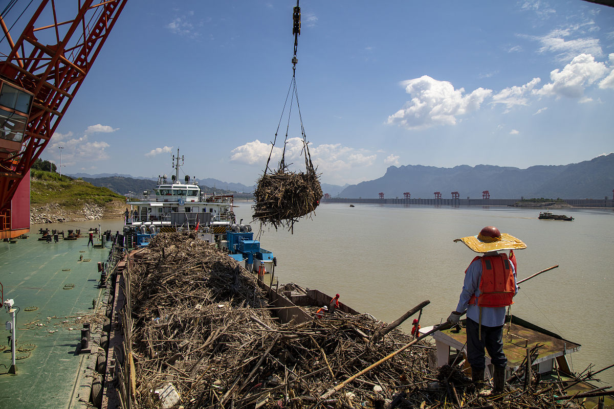 7月7日在三溪口库区开展清理河道违规网具的行动计划
