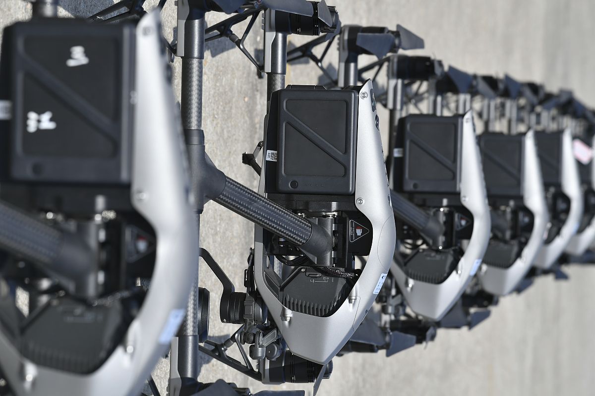 Hybrid Task Cascade HTC 这个模型里面有Transformer吗