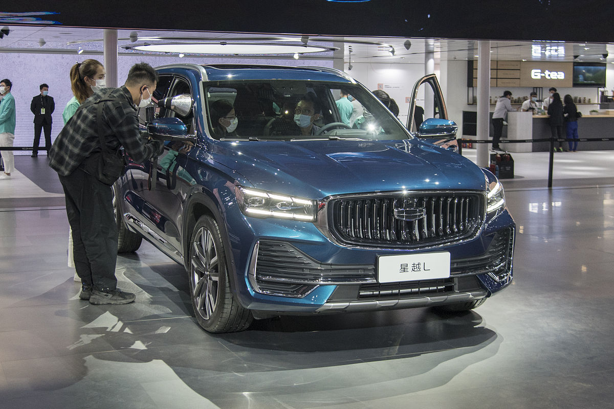 写一个吉利星越L搞笑段子