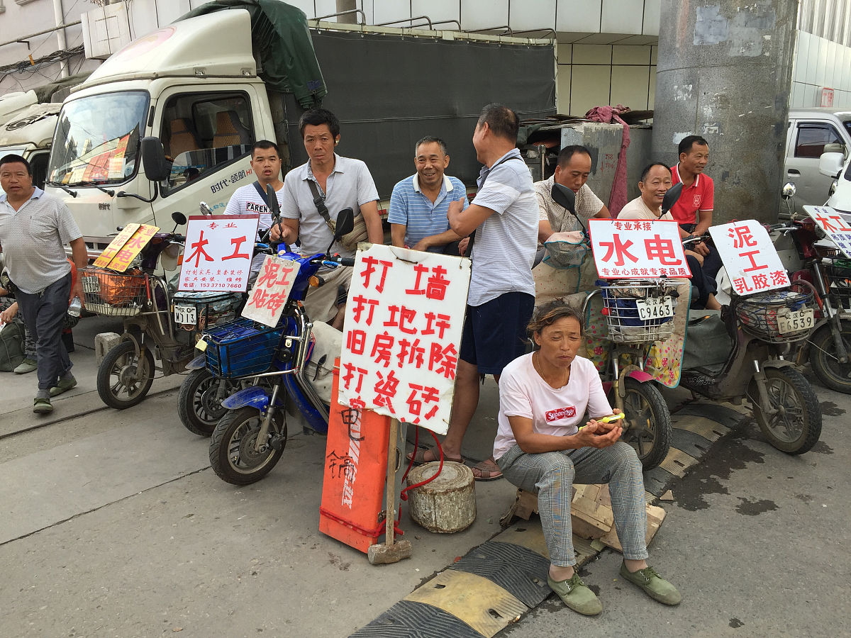 中国政府整治农民卖拆抓车行为：保护公共财产与维护农民生计的平衡