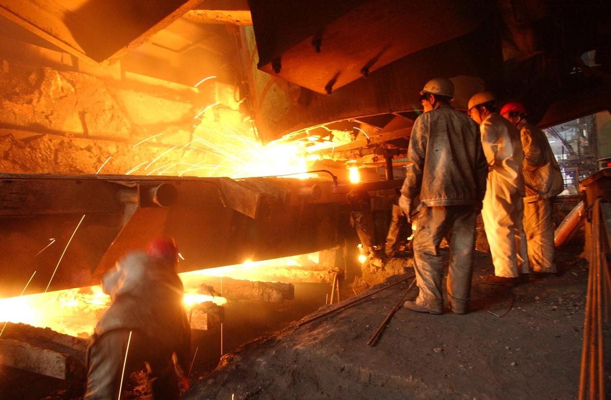 钢铁是如何炼成的：从铁矿石到坚固钢材的奇妙旅程