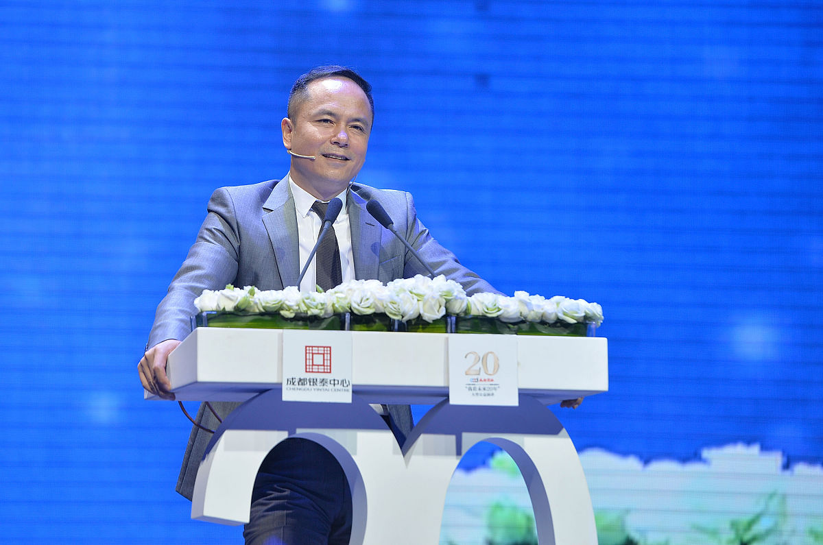 2015年4月28日,四川成都,银泰集团董事长沈国军出席银泰中心·成都商