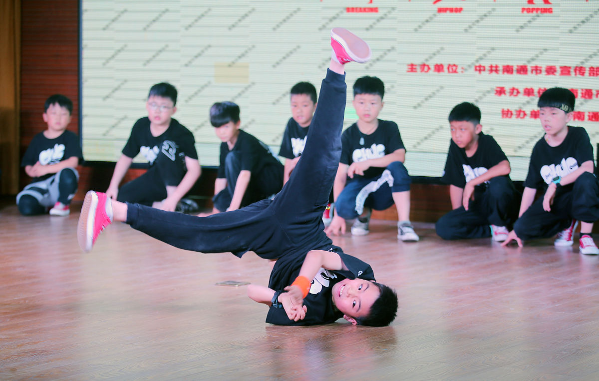 咸阳华腾职业学校的舞蹈表演专业招多少人
