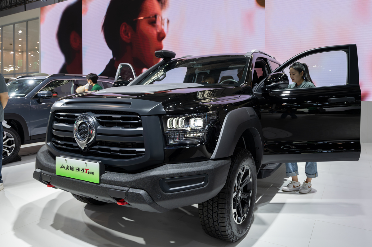 写一个1分20秒的以押韵数来宝形式描述硬派坦途皮卡的抖音短视频文案