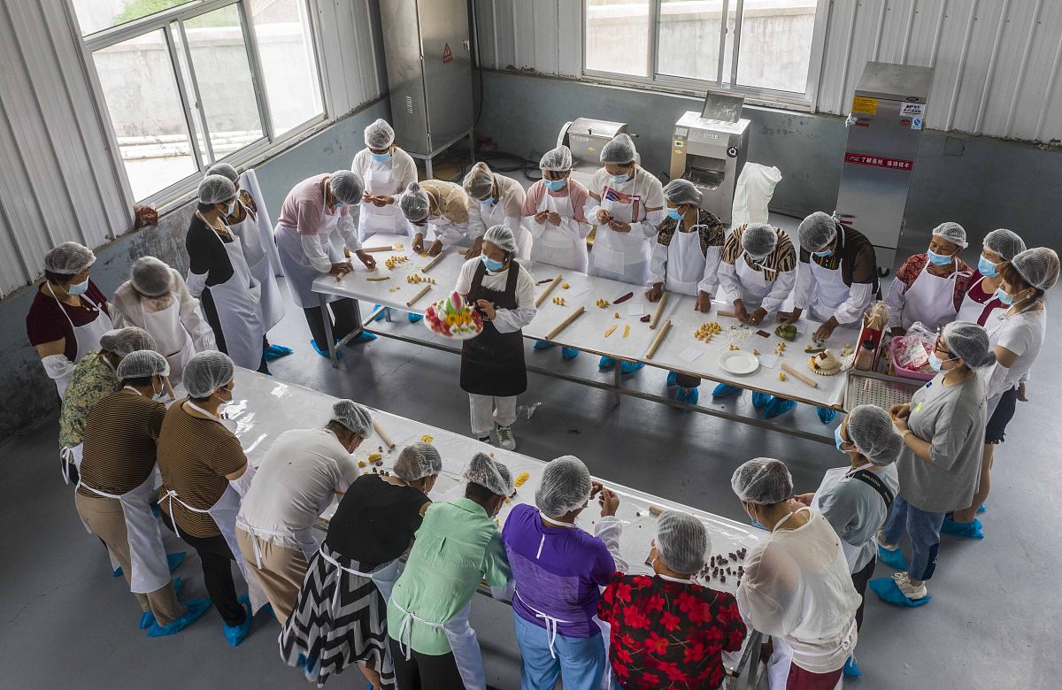 宜宾市工业职业技术学校食品加工工艺专业就业方向：广阔前景，多领域发展