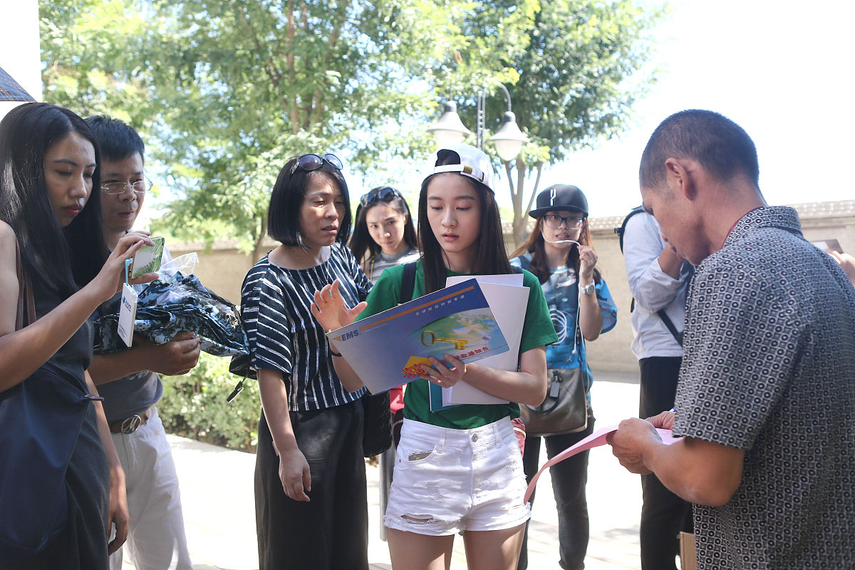 大学新生自我介绍：充满活力，期待与你相遇！