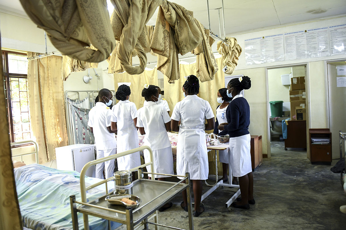 初中毕业能上助产护理专业学校吗