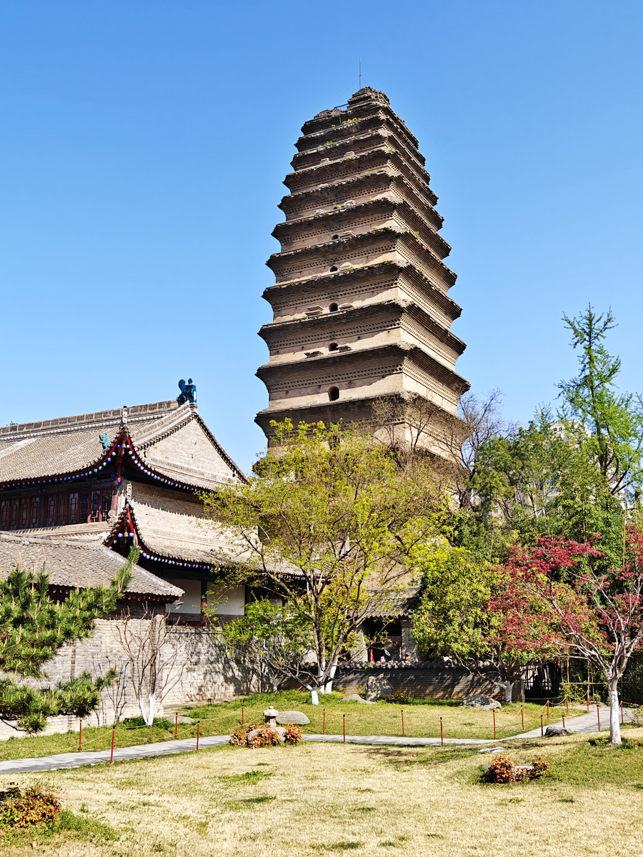 2026年4月1日,西安,小雁塔.