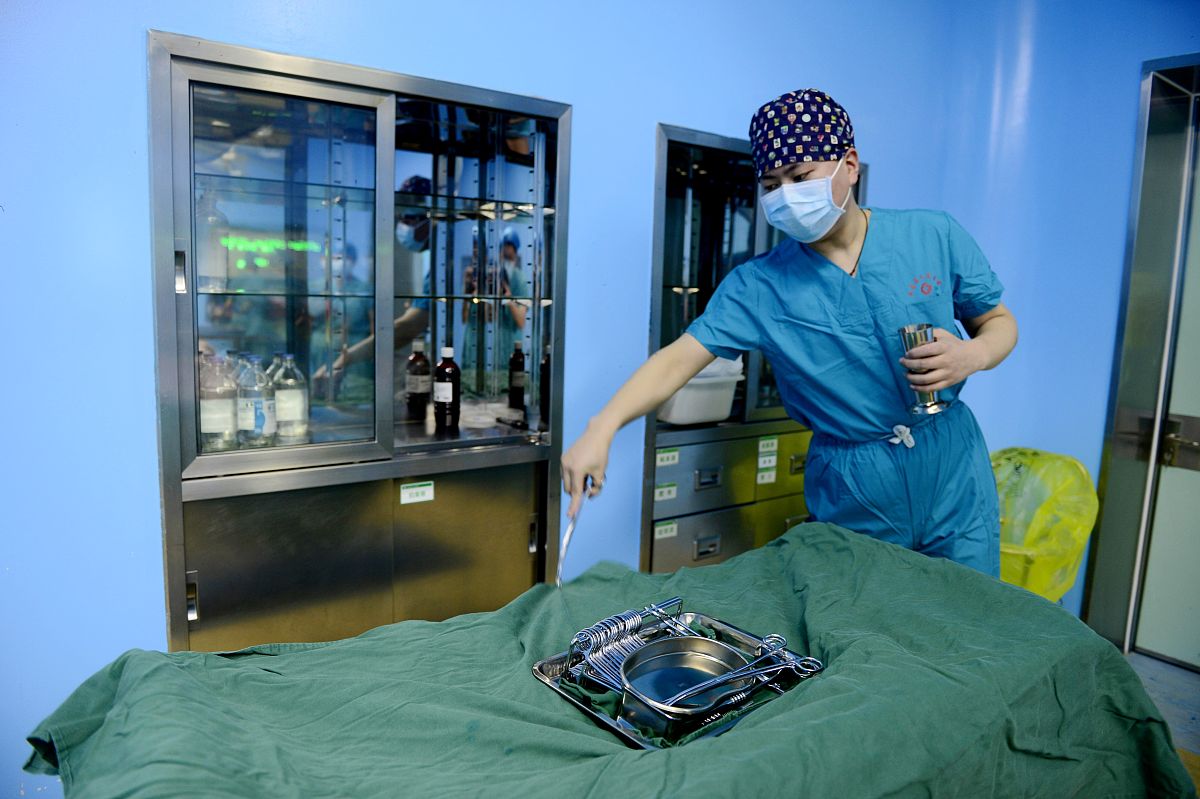 飞行检查问题自查整改表中有一个问题是我们需要申诉的违规项目名称为术后镇痛问题的描述为椎管内麻醉同时收取术后镇痛我们现在要让这个成为可收费项目需要进行申诉。请写一个申诉说明