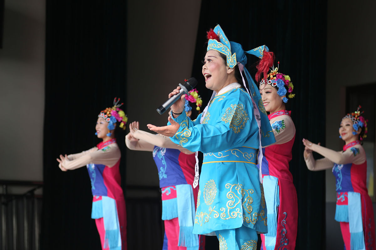 小红书因发布违规内容被罚：平台内容监管再掀热议