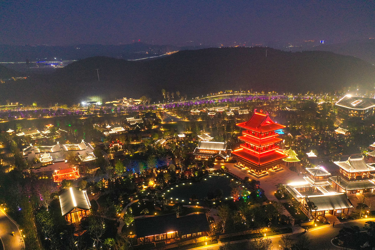 南京商业技工学校2021年招生简章 - 培养技术型人才，助力梦想起航