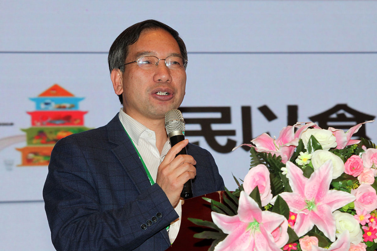 下面开始写医院：体医复合型人才培养的主途径 1运动处方在慢性病管理中的作用 2医院与高校合作的实践与探索这一部分