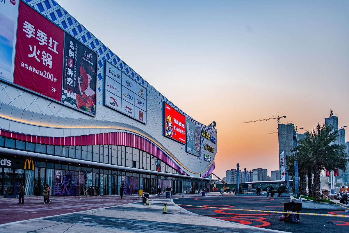 2021年12月24日,江西省赣州市于都县贡江新区万达广场为确保如期开业