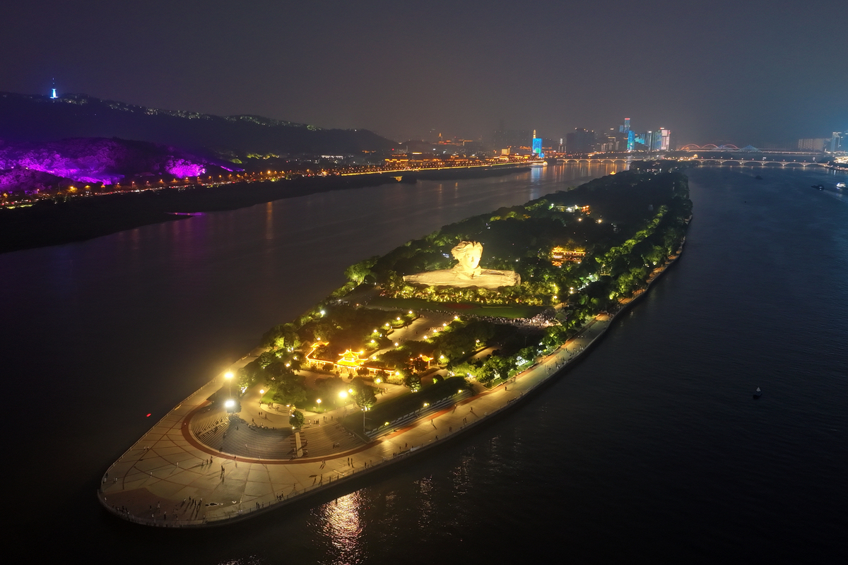 制订一份开车去长沙三天两晚游玩的详细攻略