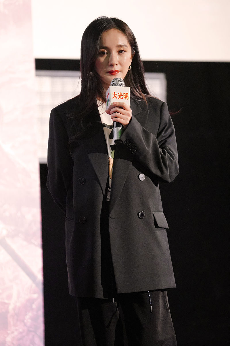 2021年2月25日,上海,杨幂现身《刺杀小说家》路演.杨幂