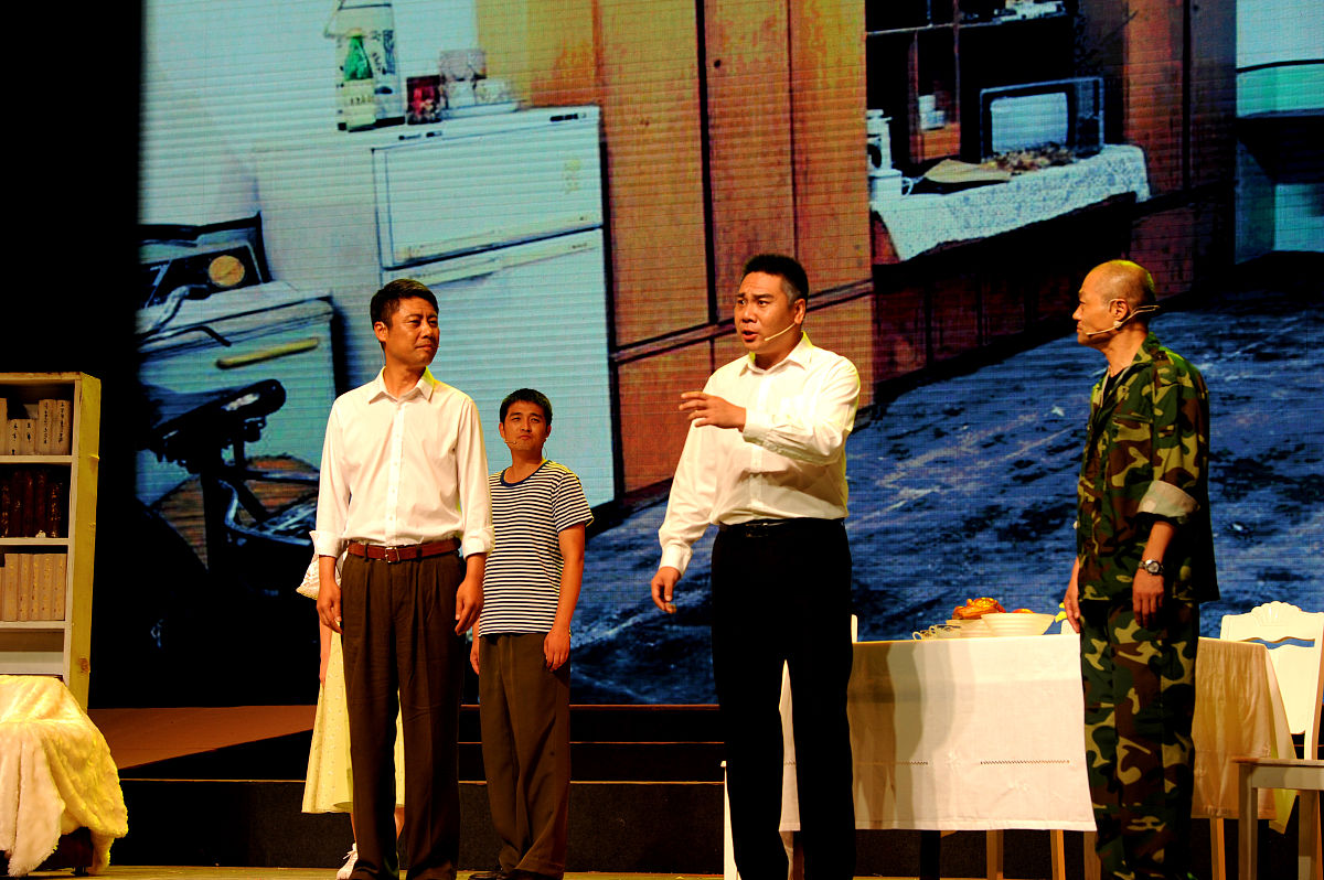 仁寿二职中奖励政策不让贫困学生失学