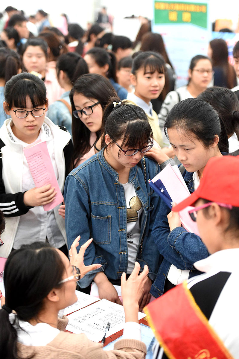 初中毕业生升学指南：3+3升学班VS3+2五年制大专，哪个更适合你？