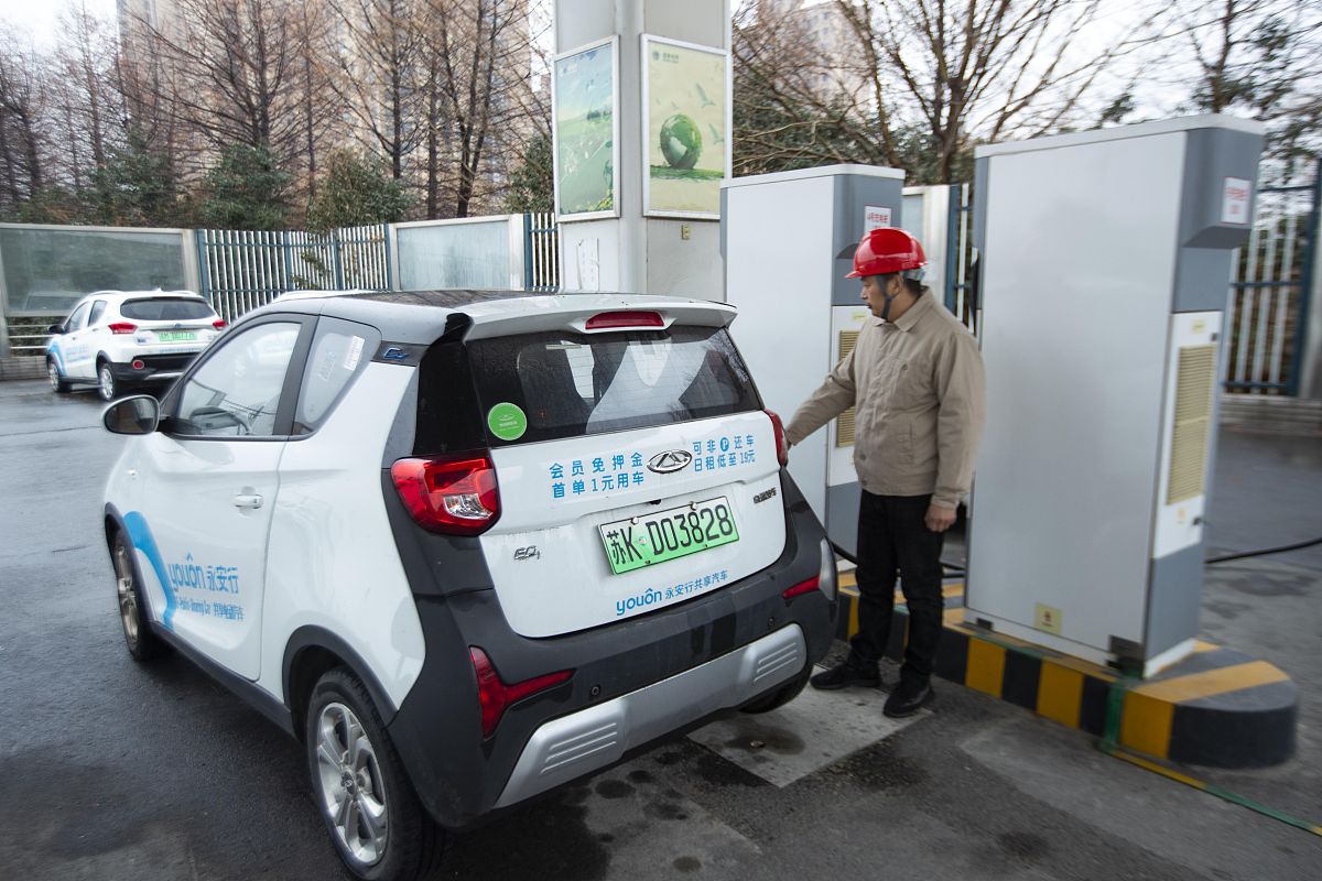 买燃油车还是电车