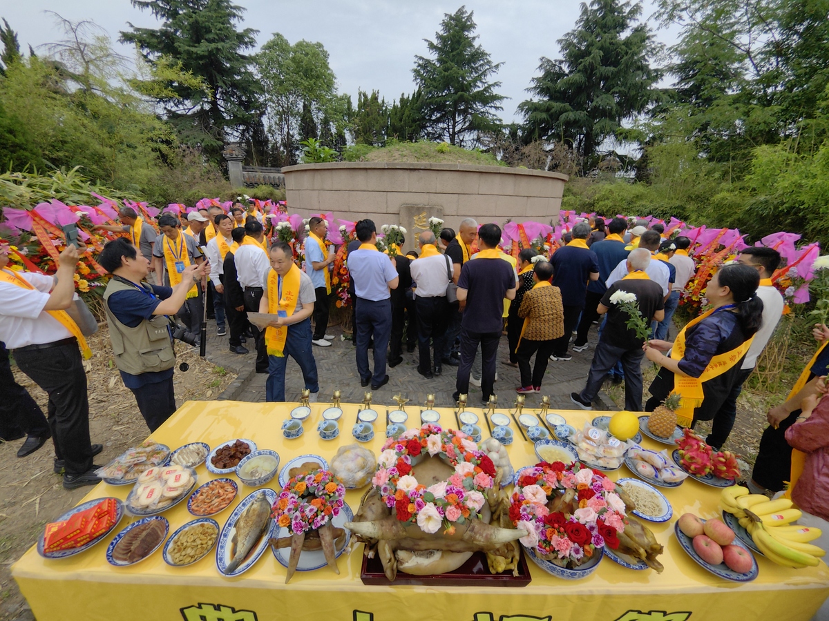 2023厦门重阳节活动指南：登高、祭祖、美食、文艺演出