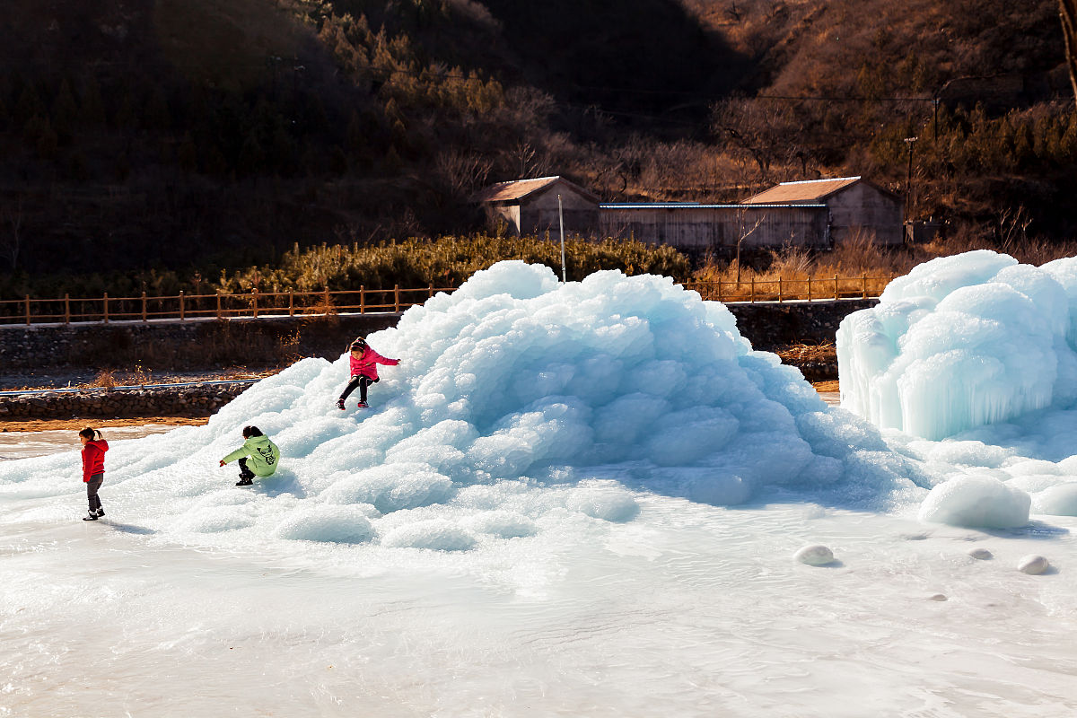 2018年1月19日,北京门头沟区下清水村在109国道边上的沟里打造了一片