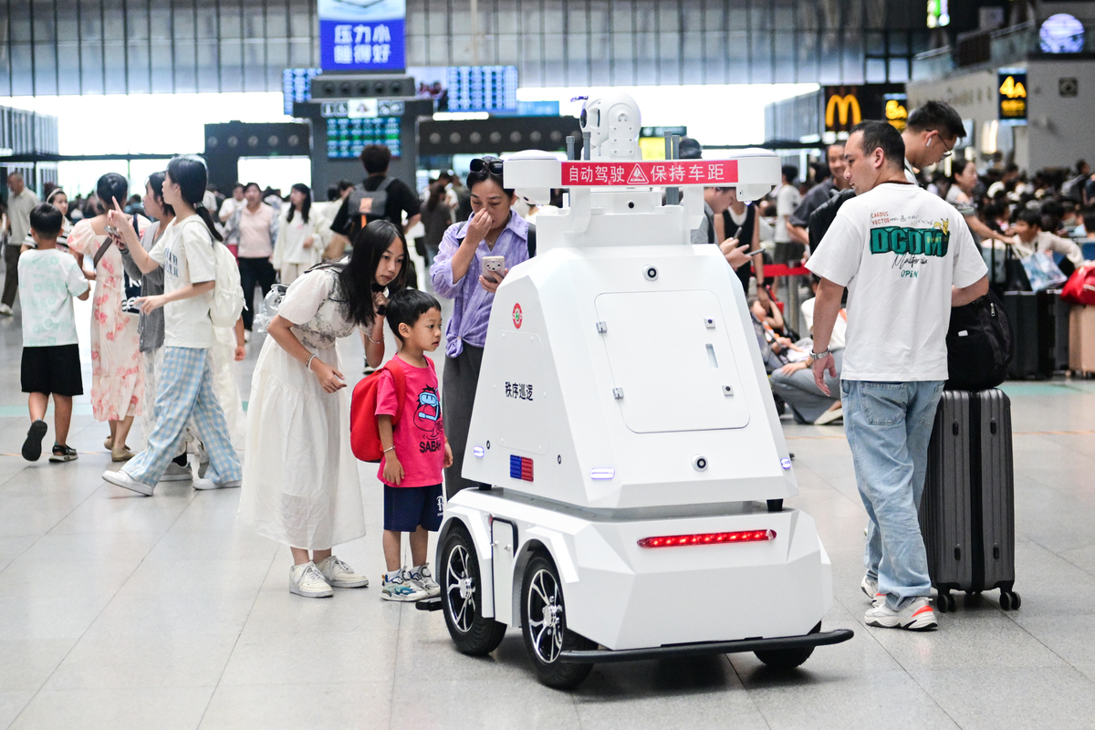 请为配送服务机器人产品关于日常使用会出现的问题以及给出解决答案设计问题和答案要求不少于50条内容。