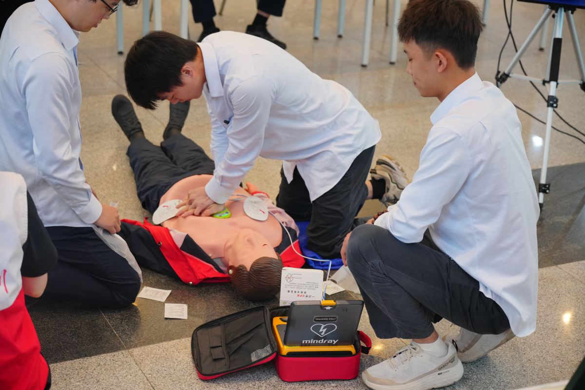 受伤：身体和心理的伤害及治疗