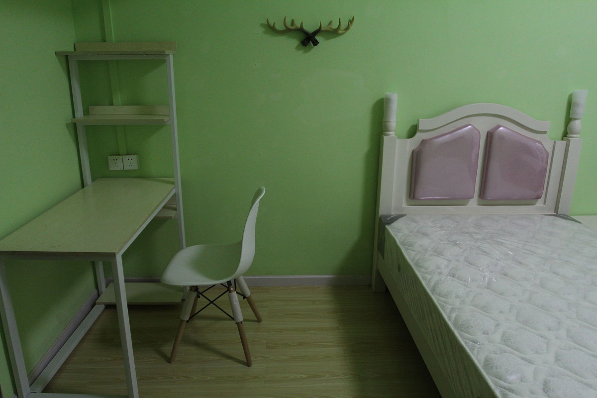 学校教师公寓粉刷 为什么要粉刷 方便新老师入住