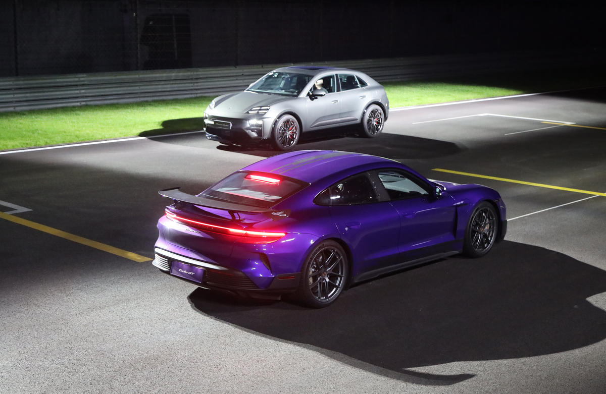 2017款保时捷GT2 RS 介绍200字