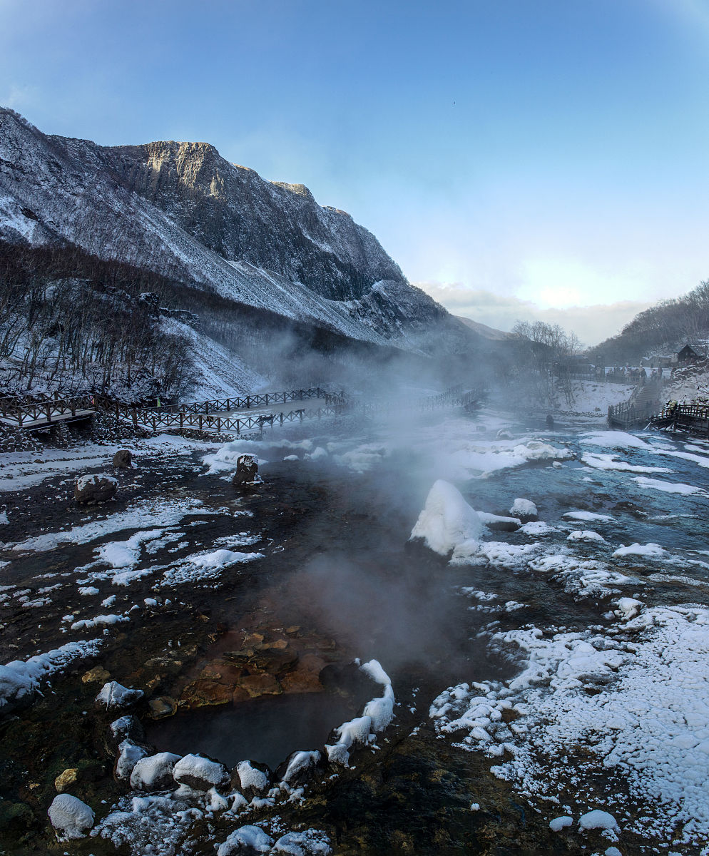 2020年12月7日,吉林延边,长白山北坡白雪皑皑气候寒冷,气温在零下24度